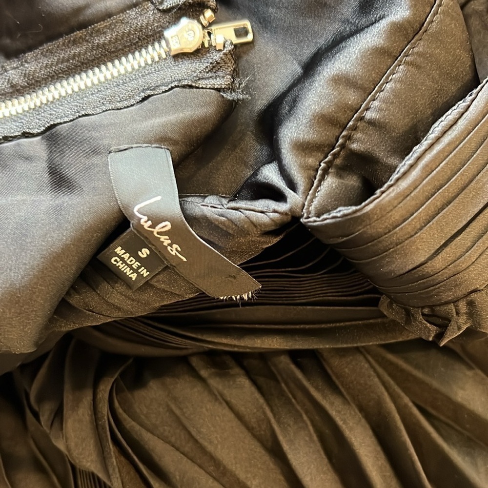 Got the Glam Black Pleated Cutout Maxi Dress - Picture 7 of 7